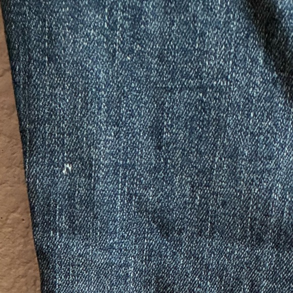 Universal Thread Women's Blue Distressed Jeans 6 - Picture 15 of 15